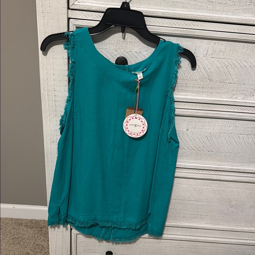Umgee Blue Sleeveless Tank Top with Rounded Neckline